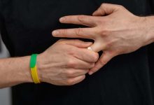 7 reasons why you should take off your wedding ring during workouts