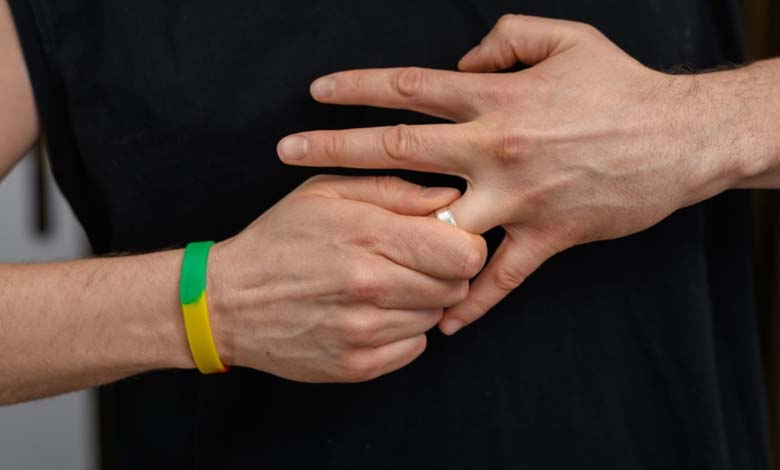 7 reasons why you should take off your wedding ring during workouts