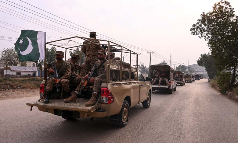 Pakistani Taliban strike again: 12 soldiers killed in dawn ambush