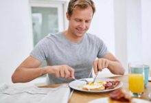 What is the connection between the ketogenic diet and male aging?