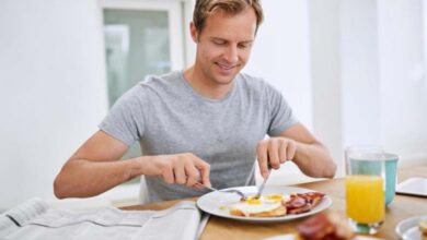 What is the connection between the ketogenic diet and male aging?