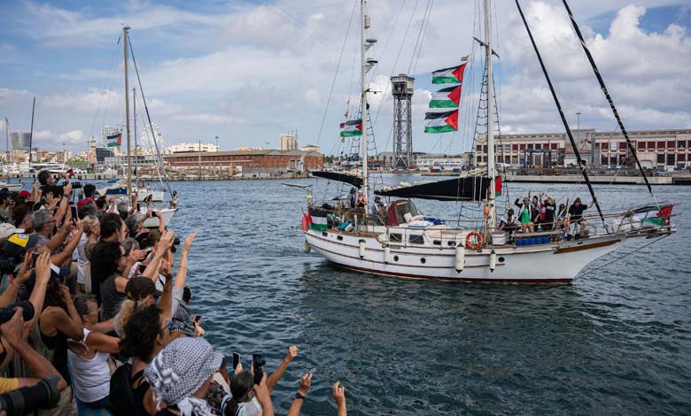Last Vessel of the Flotilla of Resilience Continues Sailing Toward Gaza
