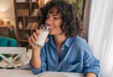 Does Milk Really Strengthen Bones? Scientific Analysis and Recommendations