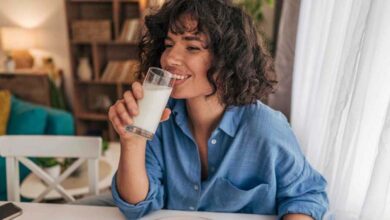 Does Milk Really Strengthen Bones? Scientific Analysis and Recommendations