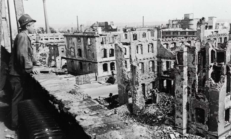 The Dresden catastrophe: when smoke preceded the contours of the new international order