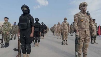 Dispute between the army and the Revolutionary Guard over closing the Strait of Hormuz