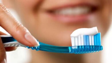 Do Plastic Particles in Toothbrushes Pose a Health Risk?