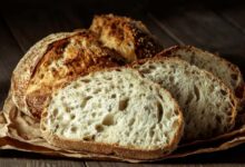 How does sourdough bread affect blood sugar levels?