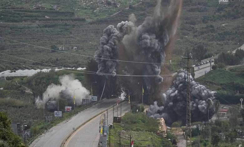 Israel severs southern Lebanon