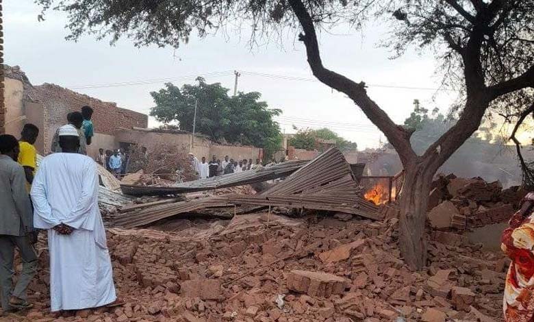 A new massacre in Darfur: army drones kill 12 civilians, including 6 children.