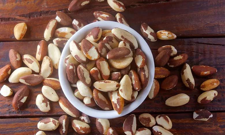 Between benefit and toxicity: why moderation is recommended with Brazil nuts