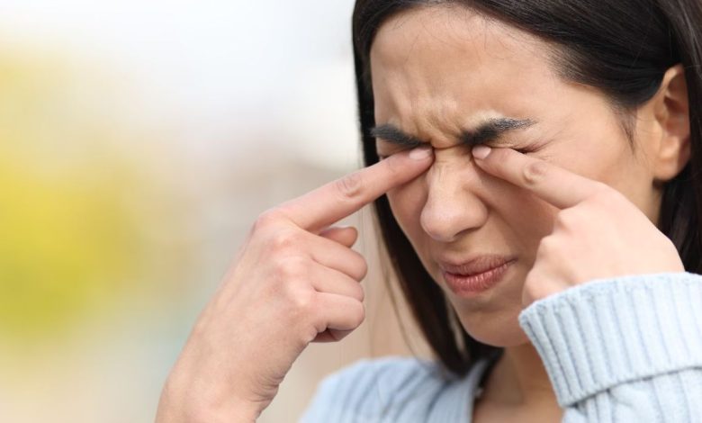 Rubbing the eyes: a habit that starts with simple itching and may end in serious complications