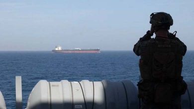 Washington holds to the ceasefire while protecting ships