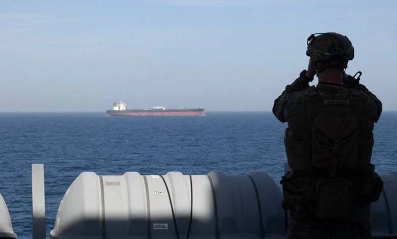 Washington holds to the ceasefire while protecting ships