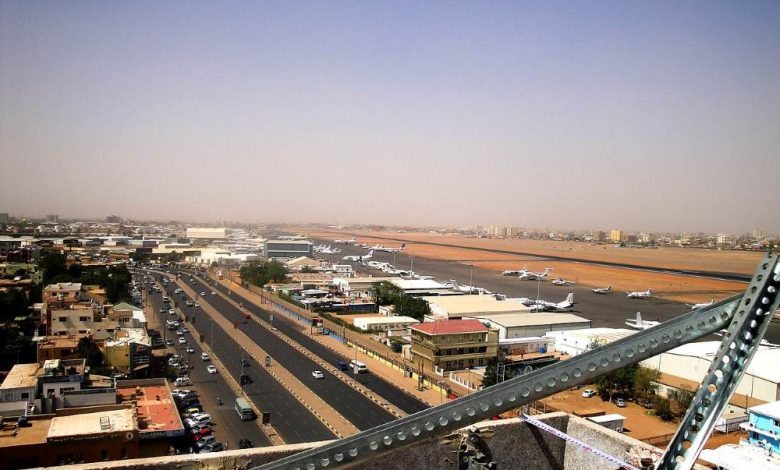 Why have Egyptian flights to Port Sudan become an indicator of shifts in the Sudanese conflict?