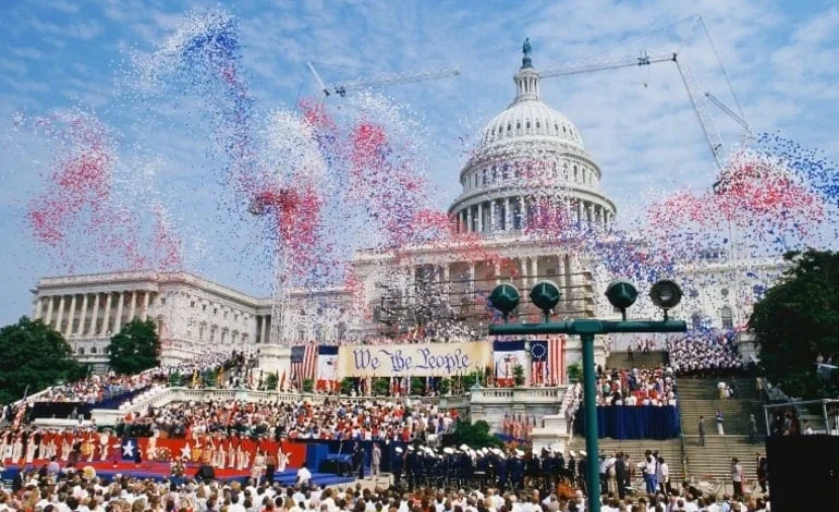 With fighter jets and ships… The British Army participates in America’s Independence celebrations