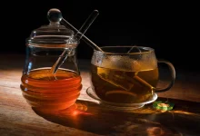  5 Health Benefits of Adding Honey to a Cup of Tea