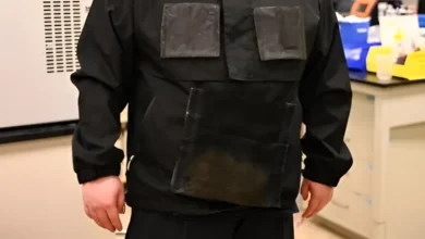 A smart jacket that squeezes atmospheric moisture to quench thirst!