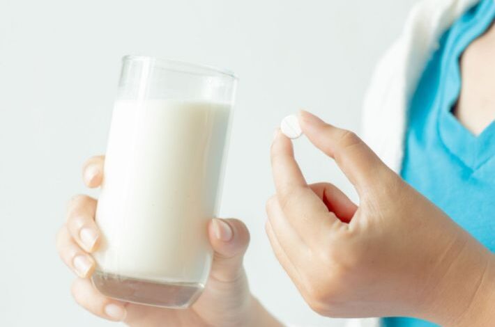 Five Medications and Dietary Supplements That Should Never Be Taken with Milk