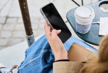How Smartphones May Be Contributing to Declining Birth Rates Worldwide: An In-Depth Analysis
