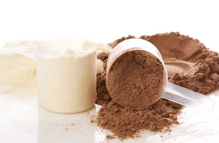 Protein Powders Under Scrutiny: Health Experts Warn of Potential Risks