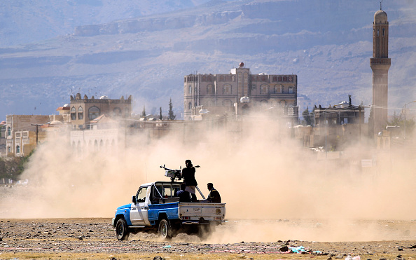 The Death of Two Officers in Houthi Attacks Sparks Fierce Battles in Taiz and Al Hudaydah