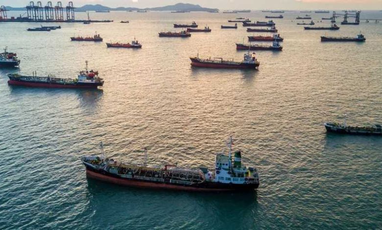 Washington relies on shadow fleets to move oil through the Strait of Hormuz