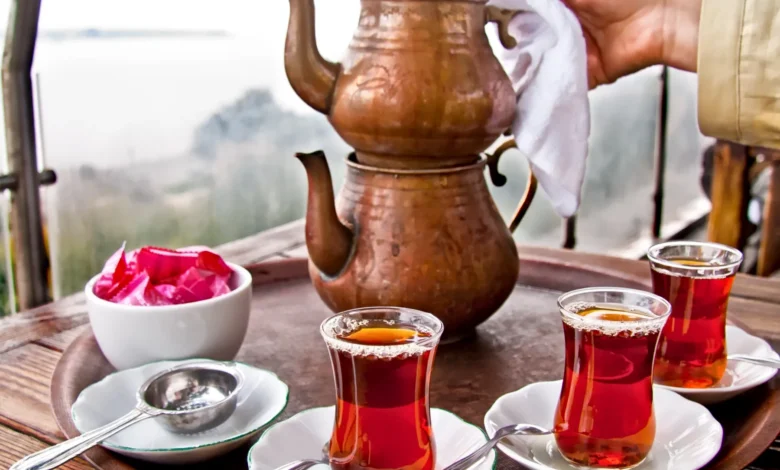 Experts Warn About the Health Risks of Excessive Tea Consumption