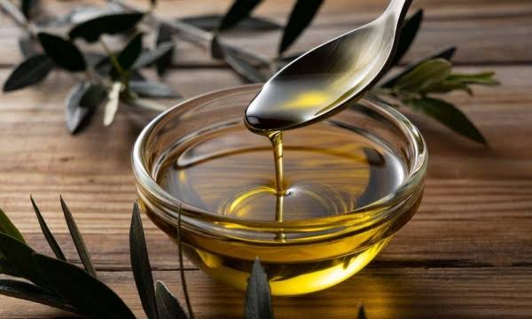 Four Tablespoons a Day: Study Highlights Olive Oil's Benefits for Heart Health