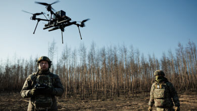 Drones Surround U.S. Armored Vehicles… Ukraine Reveals a Critical Vulnerability
