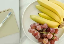 How Do Bananas and Grapes Affect Your Diet?