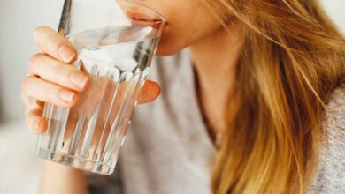 How Does Drinking Water Help Regulate Blood Sugar?