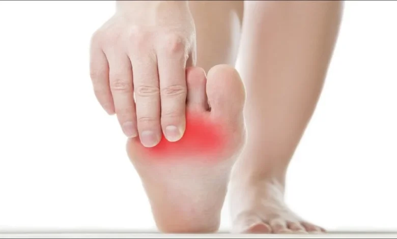 Toe Numbness May Reveal a Serious Deficiency in a Common Vitamin