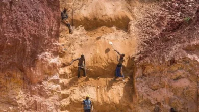 For Gold, Sudanese Prospectors Face the Dangers of War and Air Strikes