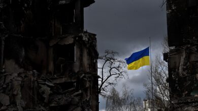 Ukraine Between US Sanctions Uncertainty and Escalating Russian Attacks: Trump’s Decision Raises Concerns over the War’s Course